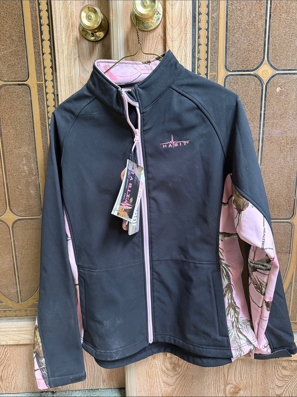 Habit Women's Black & Pink Softshell Jacket